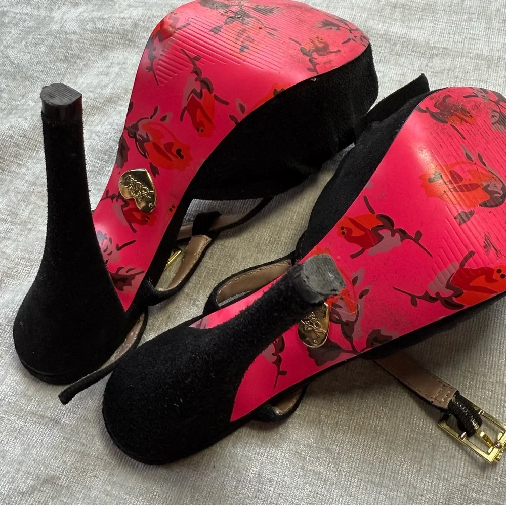 Betsy Johnson Black Velvet Platform Heels with Bows Sz 6